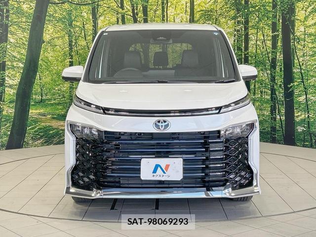 Toyota VOXY 2026-06 8282793-13