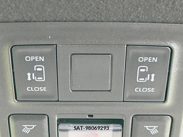 Toyota VOXY 2026-06 8282793-6