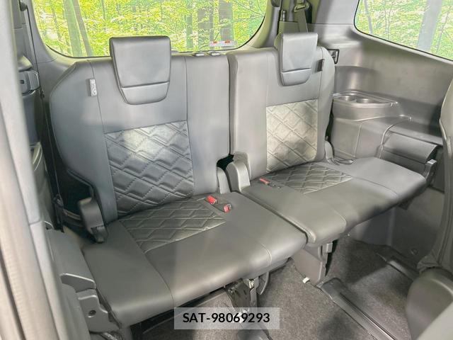 Toyota VOXY 2026-06 8282793-9