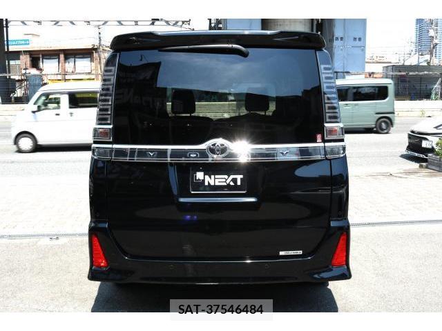 Toyota VOXY 2020-09 8282872-1