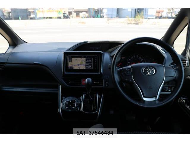 Toyota VOXY 2020-09 8282872-2