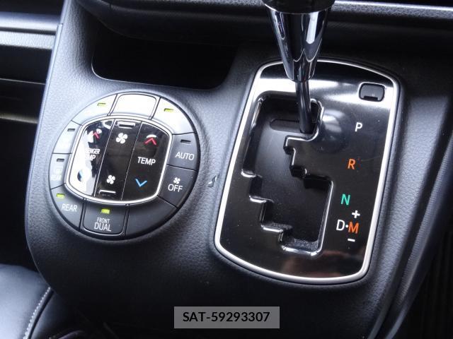 Toyota VOXY 2015-02 8282936-15