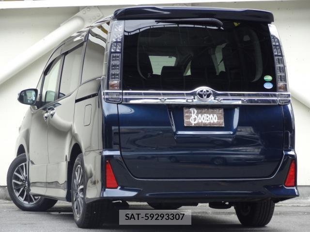 Toyota VOXY 2015-02 8282936-4