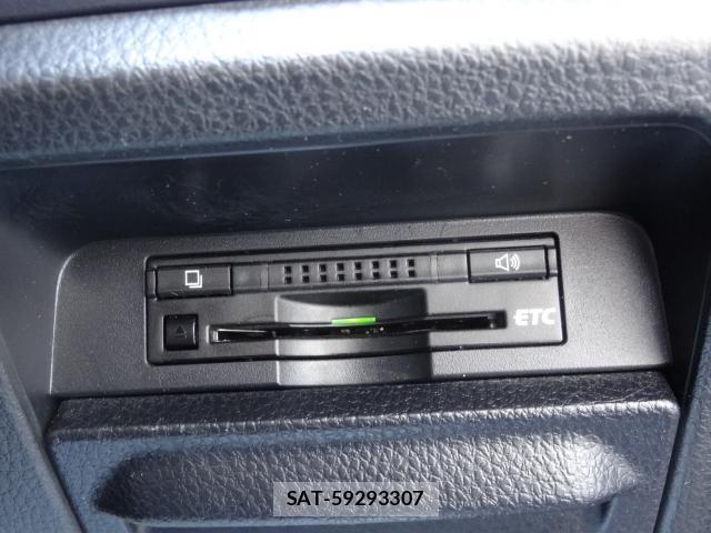 Toyota VOXY 2015-02 8282936-8