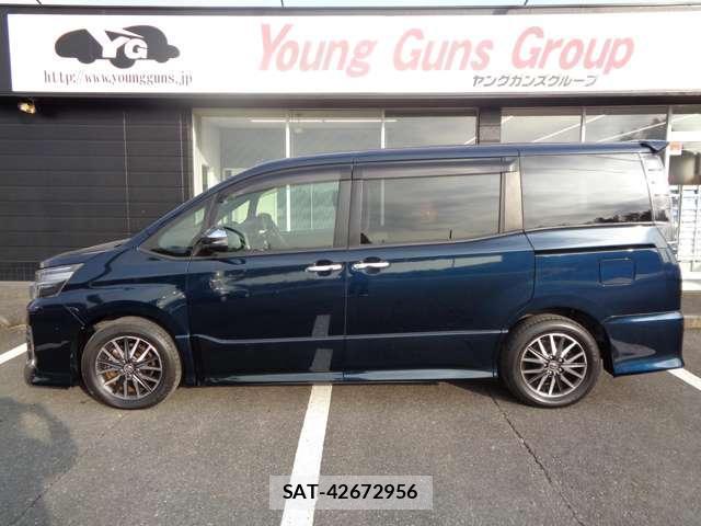 Toyota VOXY 2016-08 8282988-15