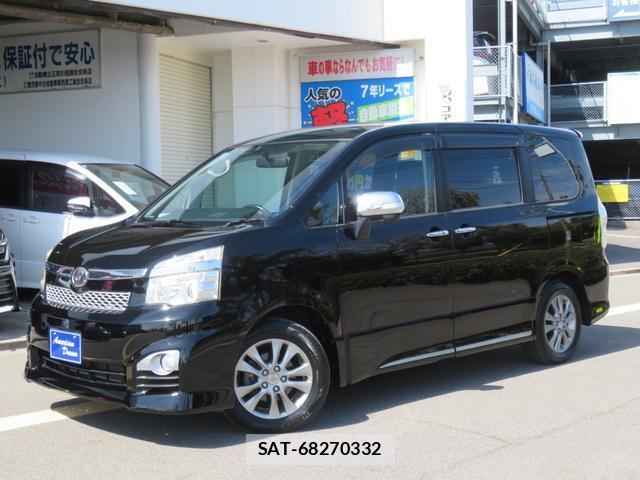 Toyota VOXY 2013-03 8282995-1