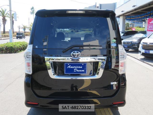 Toyota VOXY 2013-03 8282995-15