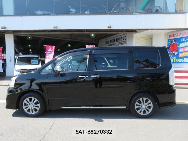 Toyota VOXY 2013-03 8282995-18