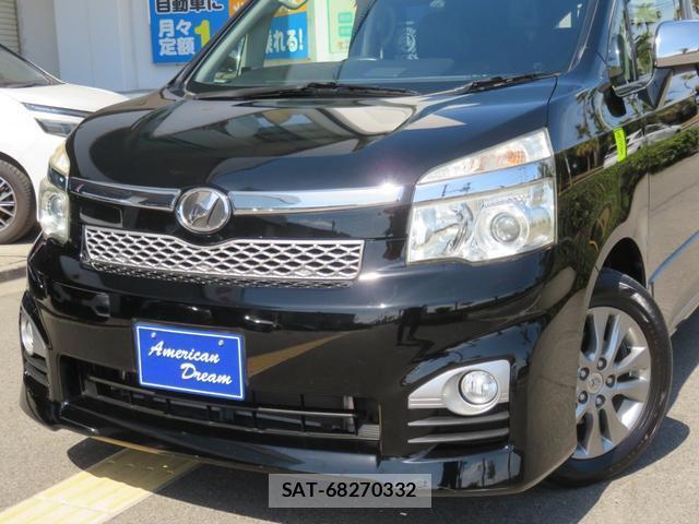 Toyota VOXY 2013-03 8282995-2