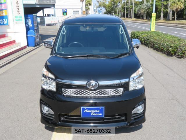 Toyota VOXY 2013-03 8282995-5