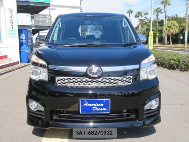 Toyota VOXY 2013-03 8282995-6
