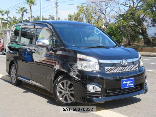 Toyota VOXY 2013-03 8282995-7