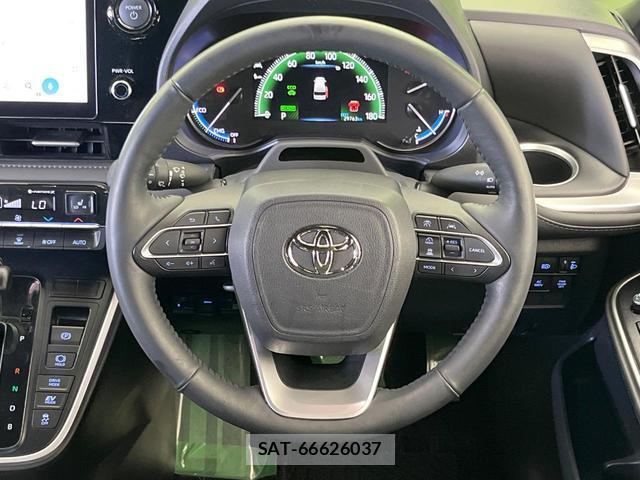 Toyota VOXY 2025-02 8283028-12
