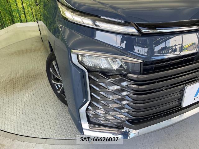 Toyota VOXY 2025-02 8283028-13