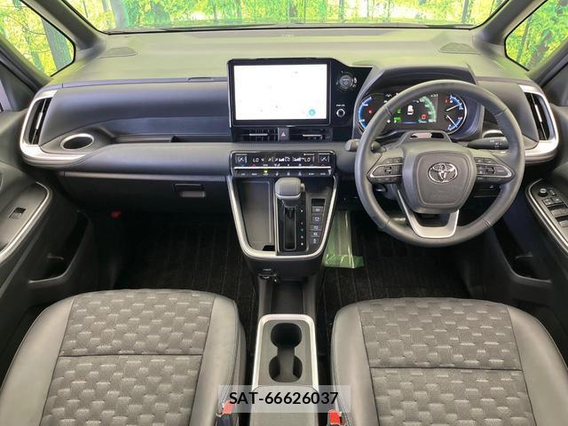 Toyota VOXY 2025-02 8283028-2