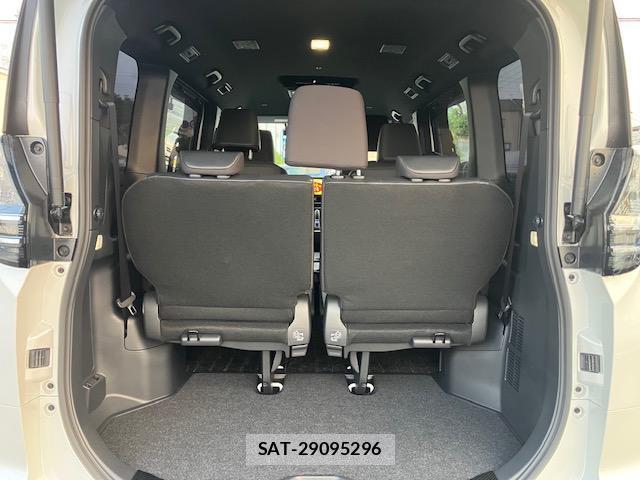 Toyota VOXY 2025-10 8283045-8