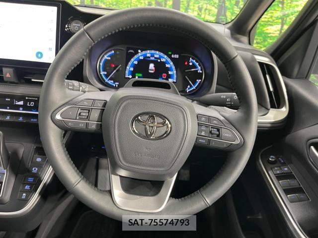 Toyota VOXY 2025-07 8283143-11