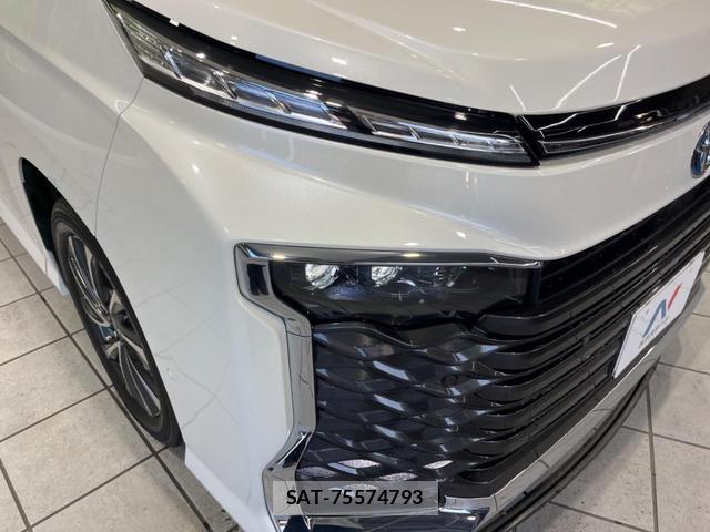 Toyota VOXY 2025-07 8283143-12