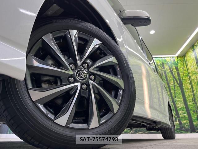 Toyota VOXY 2025-07 8283143-13