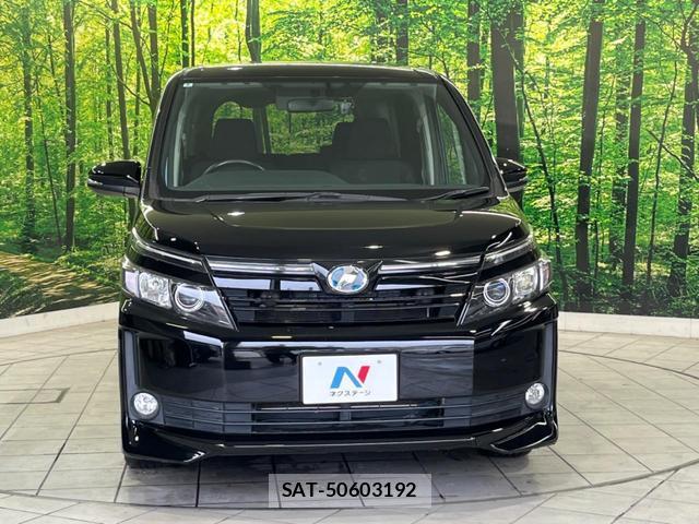 Toyota VOXY 2014-08 8283160-14