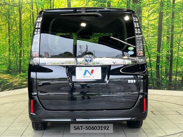 Toyota VOXY 2014-08 8283160-15