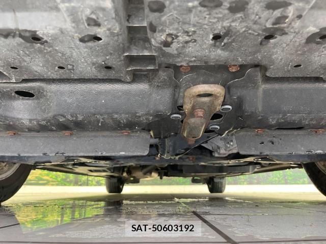 Toyota VOXY 2014-08 8283160-18