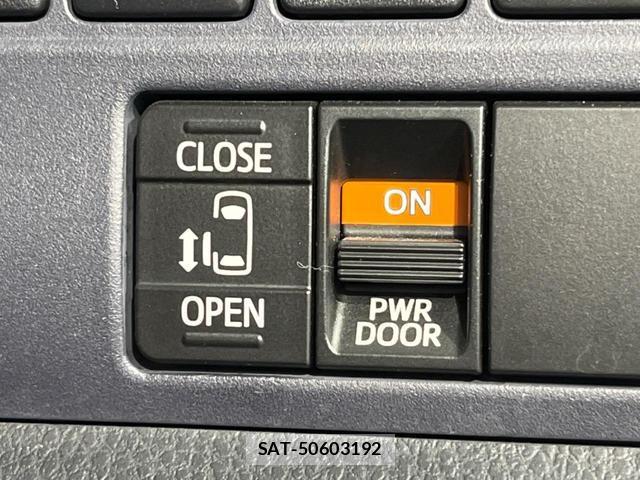 Toyota VOXY 2014-08 8283160-2