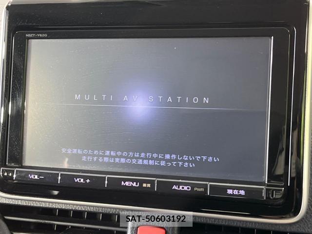 Toyota VOXY 2014-08 8283160-4
