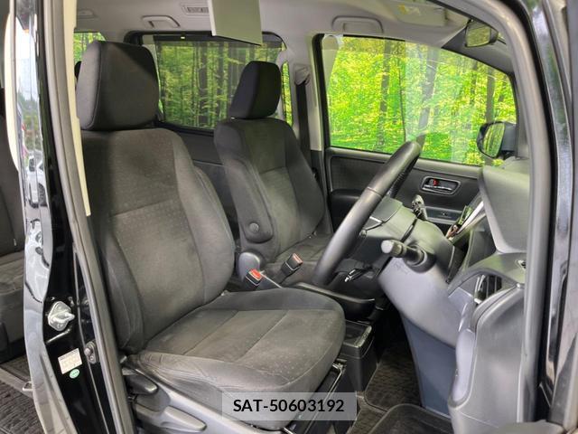 Toyota VOXY 2014-08 8283160-7