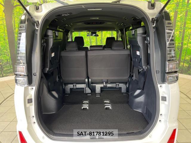 Toyota VOXY 2019-06 8283164-11