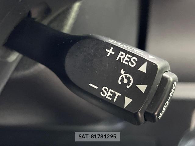 Toyota VOXY 2019-06 8283164-6