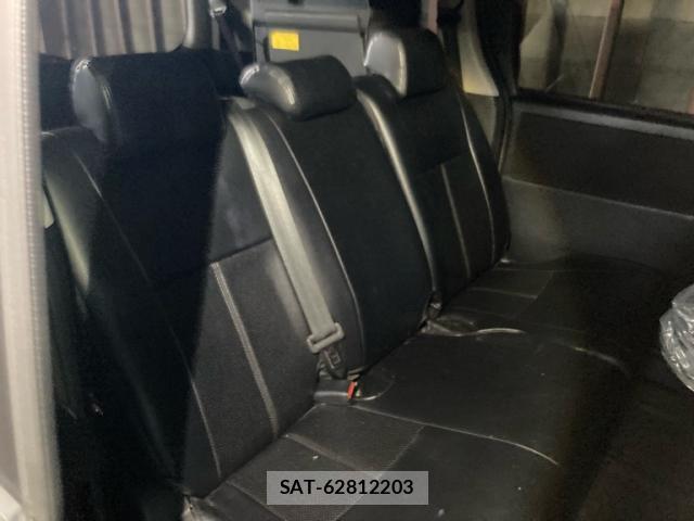 Toyota VOXY 2012-02 8283294-14