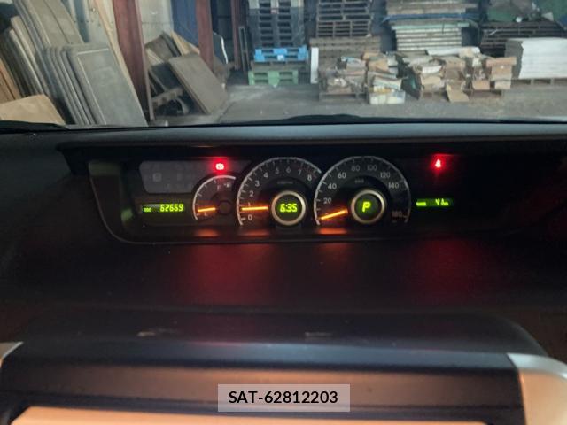 Toyota VOXY 2012-02 8283294-18