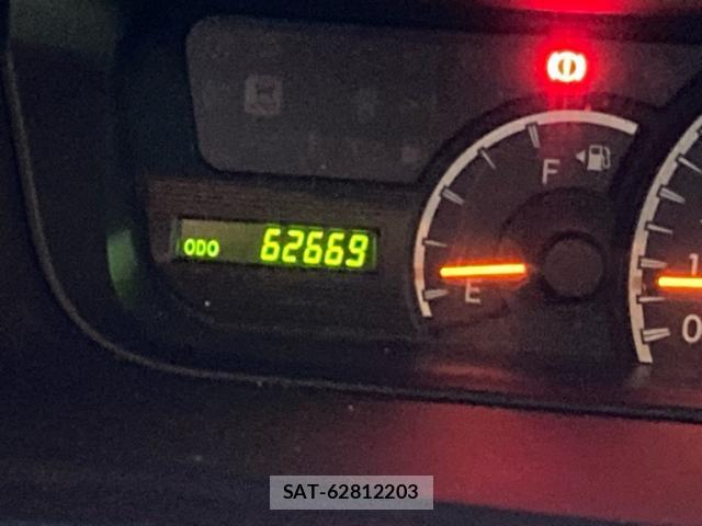 Toyota VOXY 2012-02 8283294-19