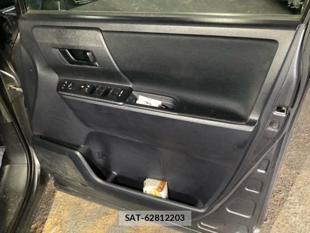 Toyota VOXY 2012-02 8283294-7