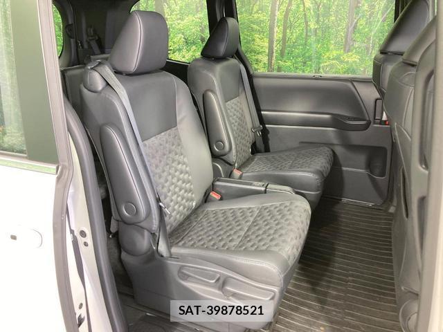 Toyota VOXY 2024-04 8283297-8