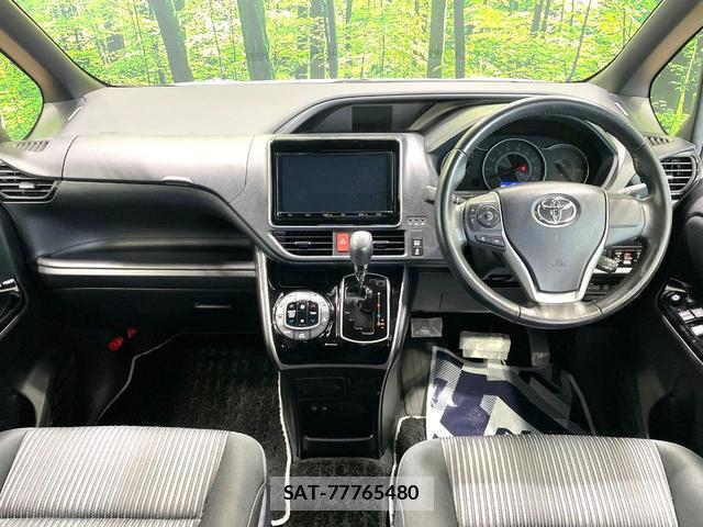 Toyota VOXY 2019-07 8283461-1