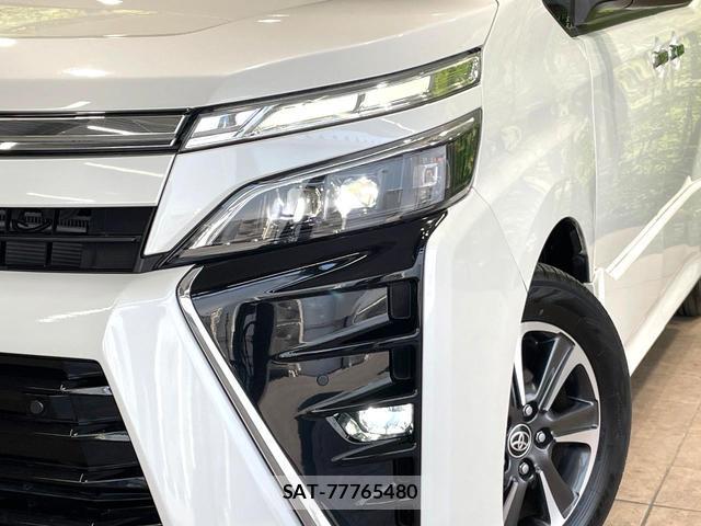 Toyota VOXY 2019-07 8283461-12