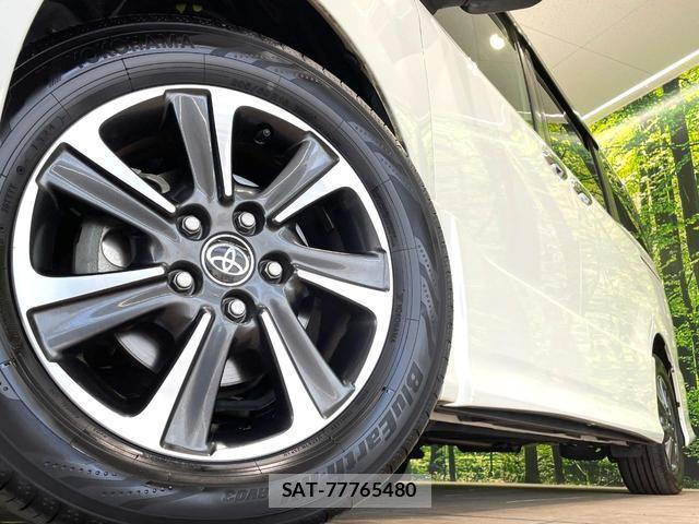 Toyota VOXY 2019-07 8283461-13