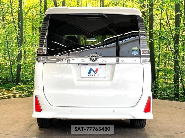 Toyota VOXY 2019-07 8283461-15