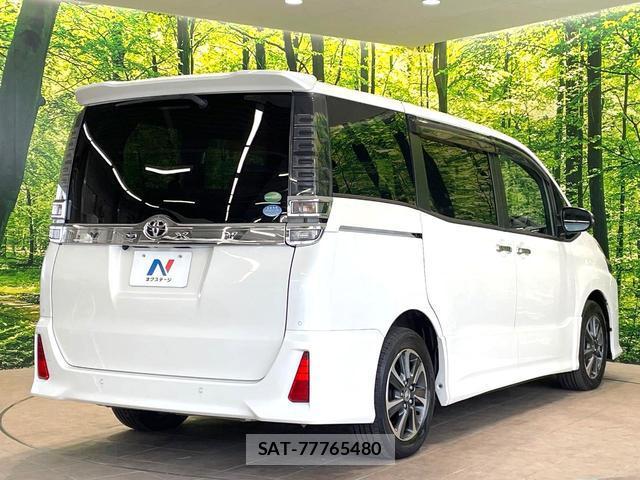 Toyota VOXY 2019-07 8283461-16