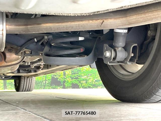 Toyota VOXY 2019-07 8283461-19