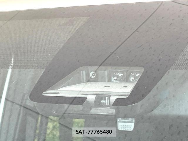 Toyota VOXY 2019-07 8283461-2