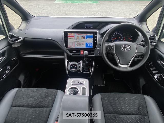 Toyota VOXY 2021-10 8283489-1