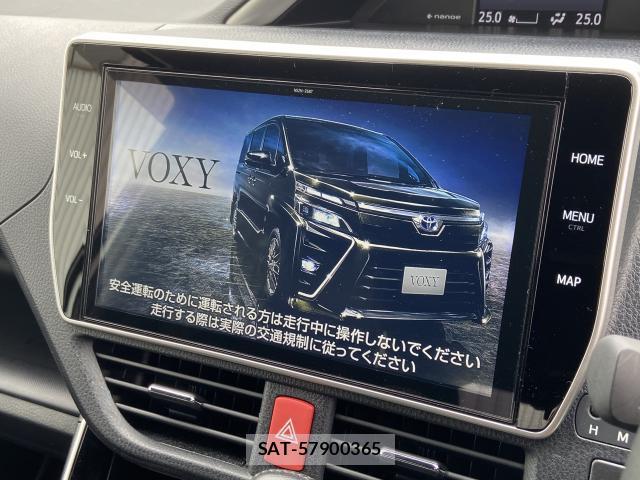 Toyota VOXY 2021-10 8283489-2