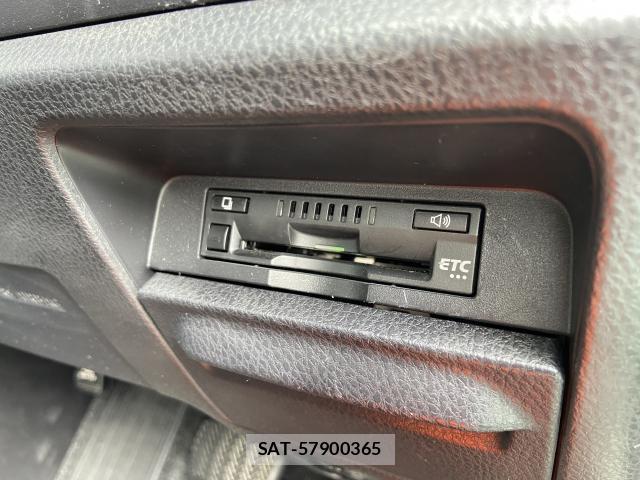 Toyota VOXY 2021-10 8283489-7