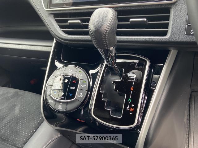 Toyota VOXY 2021-10 8283489-9