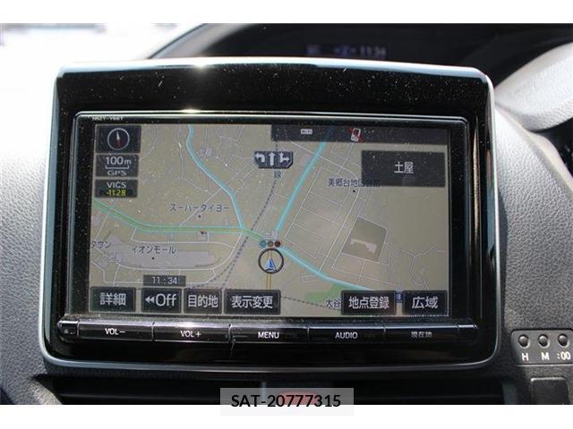 Toyota VOXY 2018-06 8283535-1