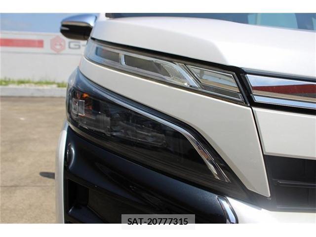 Toyota VOXY 2018-06 8283535-14