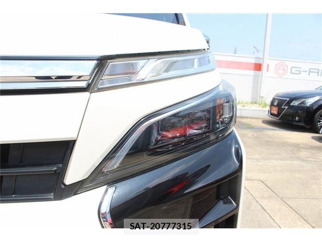 Toyota VOXY 2018-06 8283535-15